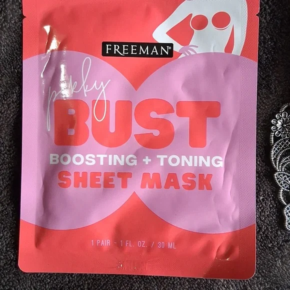 YOU GET   20 ITEMS  YOU ALSO GET 1 LUX ITEM AND 1 JEWLERY.ALL BOXES DIFFERAN - Picture 3 of 9